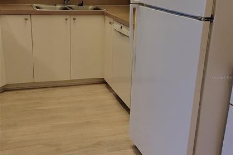 Copropriété à louer à Sarasota, Floride: 2 chambres, 106.56 m2 № 2408272 - photo 8