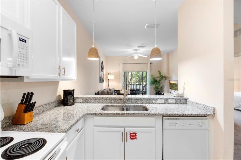 Condo in Davenport, Florida, 3 bedrooms  № 1689800 - photo 7