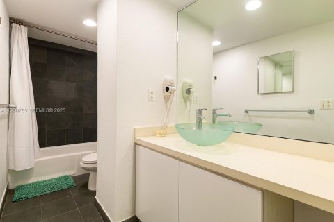 Condominio en venta en Hollywood, Florida, 2 dormitorios, 126.16 m2 № 2034388 - foto 18