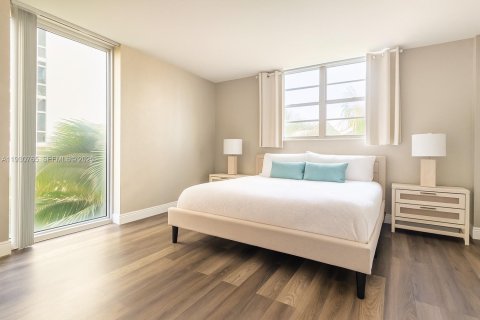 Condominio en venta en Hollywood, Florida, 2 dormitorios, 126.16 m2 № 2034388 - foto 14