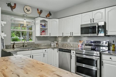 Villa ou maison à vendre à Lakeland, Floride: 3 chambres, 177.81 m2 № 2313469 - photo 10