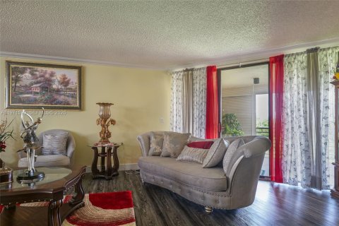 Condominio en venta en Lauderhill, Florida, 3 dormitorios, 183.2 m2 № 2033022 - foto 4