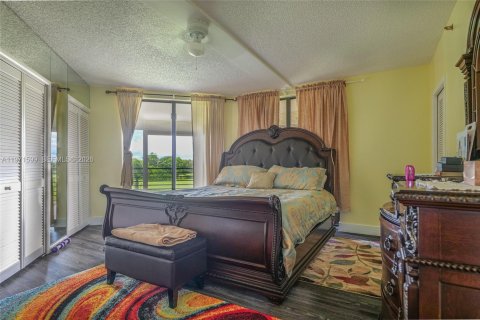 Condominio en venta en Lauderhill, Florida, 3 dormitorios, 183.2 m2 № 2033022 - foto 17