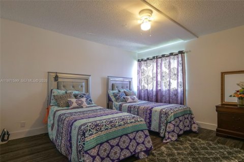 Condominio en venta en Lauderhill, Florida, 3 dormitorios, 183.2 m2 № 2033022 - foto 24