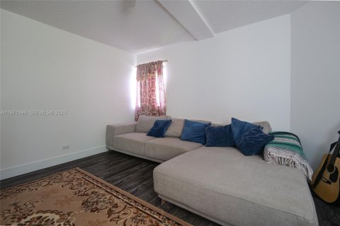 Condominio en venta en Lauderhill, Florida, 3 dormitorios, 183.2 m2 № 2033022 - foto 25