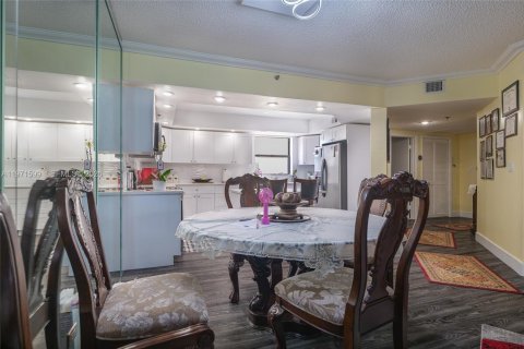 Condominio en venta en Lauderhill, Florida, 3 dormitorios, 183.2 m2 № 2033022 - foto 11