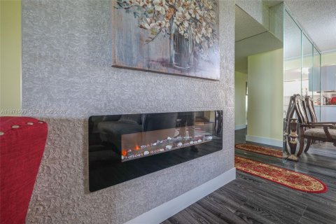 Condominio en venta en Lauderhill, Florida, 3 dormitorios, 183.2 m2 № 2033022 - foto 8