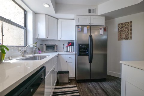 Condominio en venta en Lauderhill, Florida, 3 dormitorios, 183.2 m2 № 2033022 - foto 15