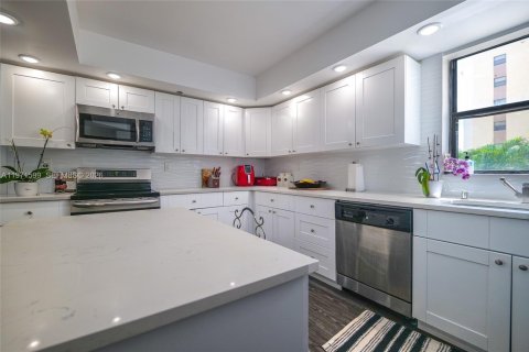 Condominio en venta en Lauderhill, Florida, 3 dormitorios, 183.2 m2 № 2033022 - foto 14