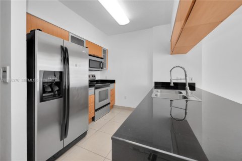 Купить кондоминиум в Майами, Флорида 1 спальня, 73.49м2, № 2052158 - фото 12
