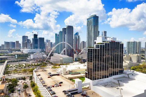 Купить кондоминиум в Майами, Флорида 1 спальня, 73.49м2, № 2052158 - фото 20