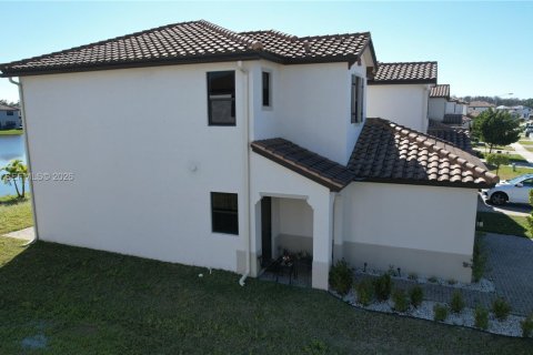 House in Ave Maria, Florida 3 bedrooms, 170.57 sq.m. № 2080632 - photo 5