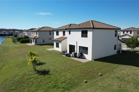 House in Ave Maria, Florida 3 bedrooms, 170.57 sq.m. № 2080632 - photo 6