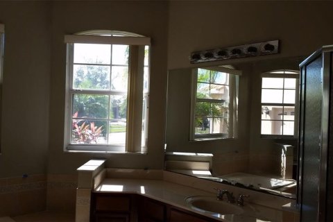 Villa ou maison à louer à Kissimmee, Floride: 5 chambres, 310.29 m2 № 1817348 - photo 13