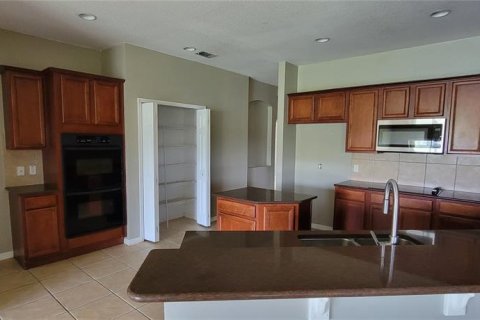 Villa ou maison à louer à Kissimmee, Floride: 5 chambres, 310.29 m2 № 1817348 - photo 24