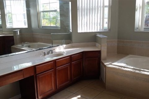 Villa ou maison à louer à Kissimmee, Floride: 5 chambres, 310.29 m2 № 1817348 - photo 12