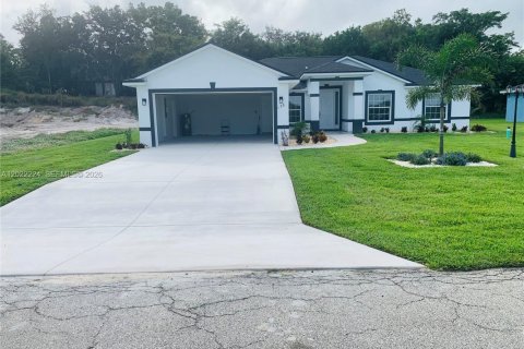 House in Lake Placid, Florida 3 bedrooms, 171.5 sq.m. № 2173273 - photo 3