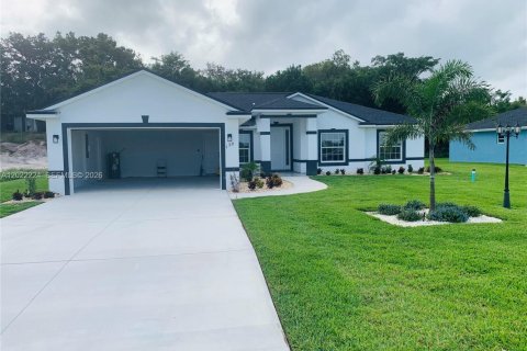 House in Lake Placid, Florida 3 bedrooms, 171.5 sq.m. № 2173273 - photo 25