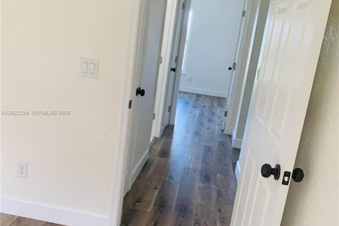 House in Lake Placid, Florida 3 bedrooms, 171.5 sq.m. № 2173273 - photo 15