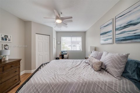 Condo in Miami, Florida, 1 bedroom  № 2010405 - photo 8