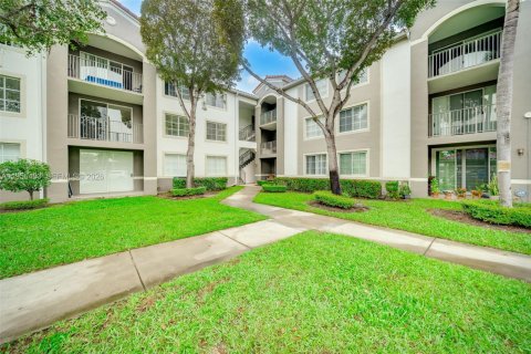 Condo in Miami, Florida, 1 bedroom  № 2010405 - photo 20