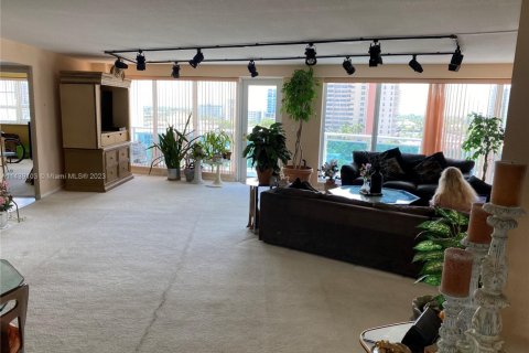 Condo in Fort Lauderdale, Florida, 2 bedrooms  № 1753550 - photo 3