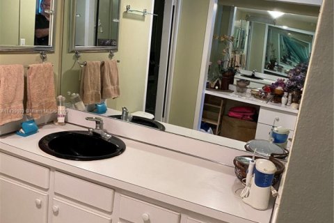 Condo in Fort Lauderdale, Florida, 2 bedrooms  № 1753550 - photo 19