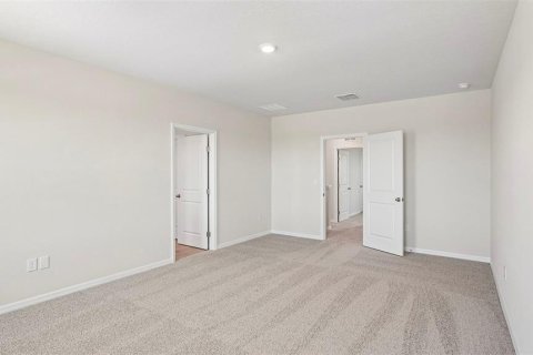 House in Palmetto, Florida 5 bedrooms, 242.01 sq.m. № 2229778 - photo 15