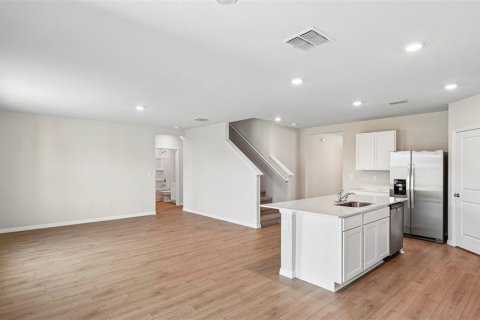 House in Palmetto, Florida 5 bedrooms, 242.01 sq.m. № 2229778 - photo 9