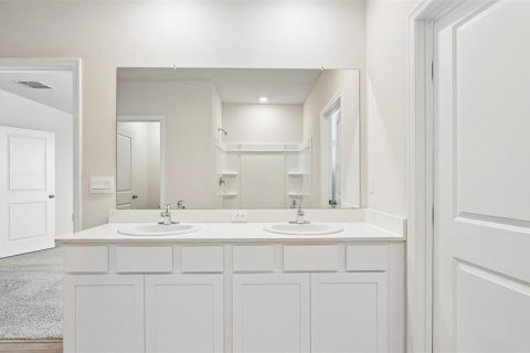 House in Palmetto, Florida 5 bedrooms, 242.01 sq.m. № 2229778 - photo 17