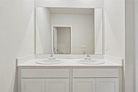 House in Palmetto, Florida 5 bedrooms, 242.01 sq.m. № 2229778 - photo 30