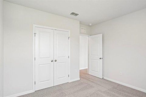 House in Palmetto, Florida 5 bedrooms, 242.01 sq.m. № 2229778 - photo 20