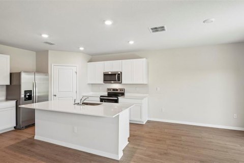 House in Palmetto, Florida 5 bedrooms, 242.01 sq.m. № 2229778 - photo 5