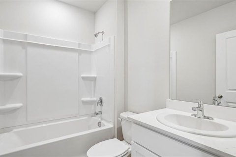 House in Palmetto, Florida 5 bedrooms, 242.01 sq.m. № 2229778 - photo 22