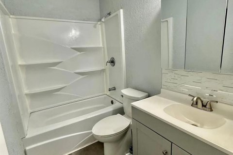 Casa en venta en Winter Haven, Florida, 5 dormitorios, 157.93 m2 № 2202715 - foto 4