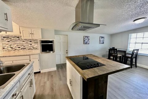 Casa en venta en Winter Haven, Florida, 5 dormitorios, 157.93 m2 № 2202715 - foto 7