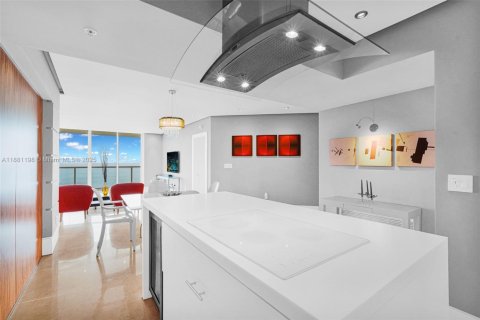 Condominio en alquiler en Sunny Isles Beach, Florida, 2 dormitorios, 148.83 m2 № 2035826 - foto 13