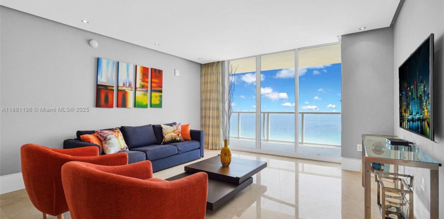 Condominio en Sunny Isles Beach, Florida, 2 dormitorios  № 2035826