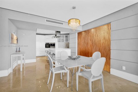 Condominio en alquiler en Sunny Isles Beach, Florida, 2 dormitorios, 148.83 m2 № 2035826 - foto 15
