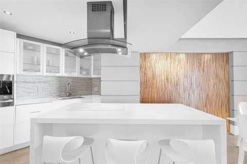 Condominio en alquiler en Sunny Isles Beach, Florida, 2 dormitorios, 148.83 m2 № 2035826 - foto 17