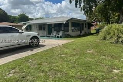 Casa en venta en Oakland Park, Florida, 3 dormitorios, 93.83 m2 № 1941352 - foto 2