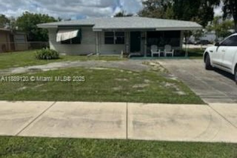 Casa en venta en Oakland Park, Florida, 3 dormitorios, 93.83 m2 № 1941352 - foto 1