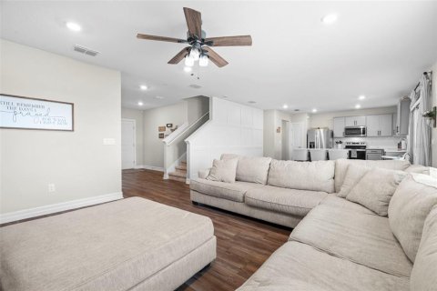 House in Plant City, Florida 4 bedrooms, 224.45 sq.m. № 1853893 - photo 10