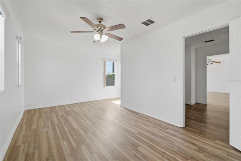 Villa ou maison à vendre à Kissimmee, Floride: 4 chambres, 255.11 m2 № 2321068 - photo 25
