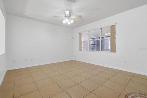 Villa ou maison à vendre à Kissimmee, Floride: 4 chambres, 255.11 m2 № 2321068 - photo 7