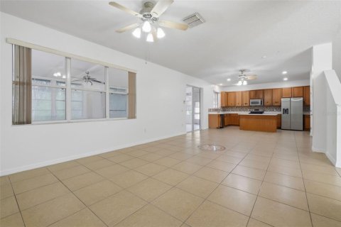 Villa ou maison à vendre à Kissimmee, Floride: 4 chambres, 255.11 m2 № 2321068 - photo 9