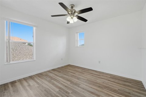 Villa ou maison à vendre à Kissimmee, Floride: 4 chambres, 255.11 m2 № 2321068 - photo 30