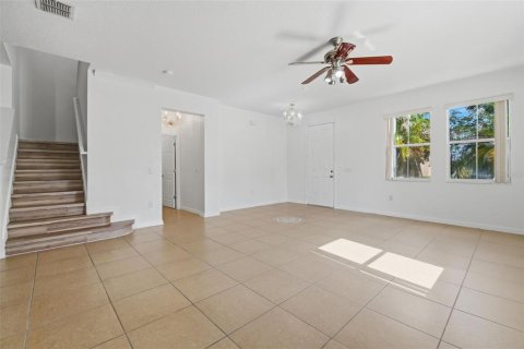 Villa ou maison à vendre à Kissimmee, Floride: 4 chambres, 255.11 m2 № 2321068 - photo 5