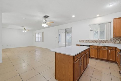 Villa ou maison à vendre à Kissimmee, Floride: 4 chambres, 255.11 m2 № 2321068 - photo 13