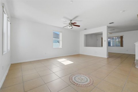 Villa ou maison à vendre à Kissimmee, Floride: 4 chambres, 255.11 m2 № 2321068 - photo 4